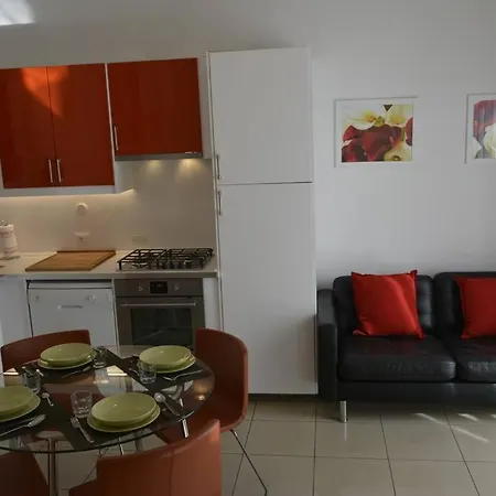Verdi, A 100 Metri Dal Mare. Apartment *